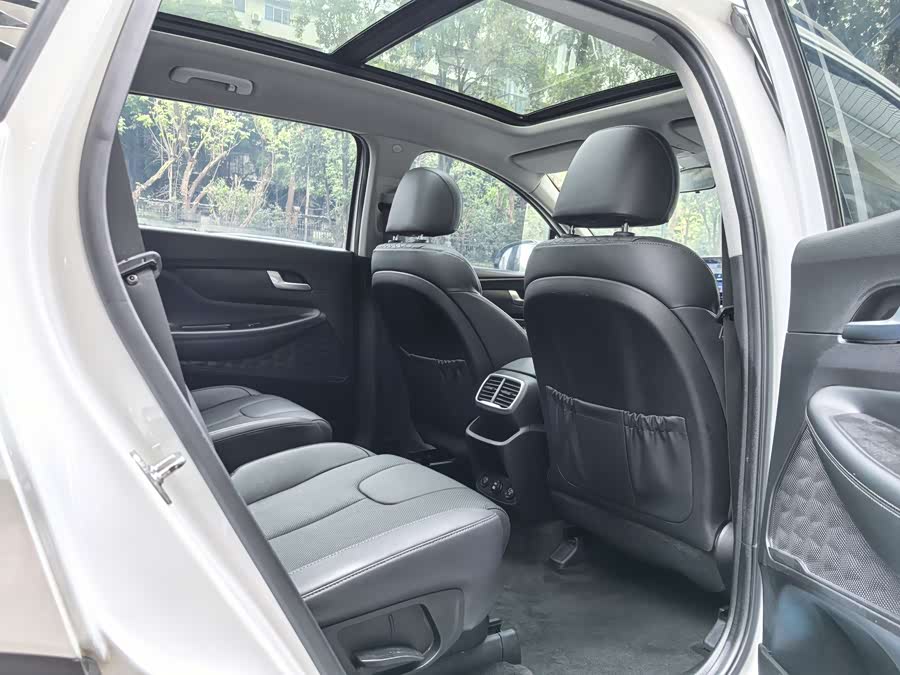 Hyundai Santa Fe 2021 car image #15