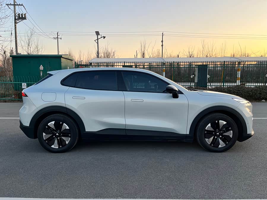 Deepal S05 2025 car image #15