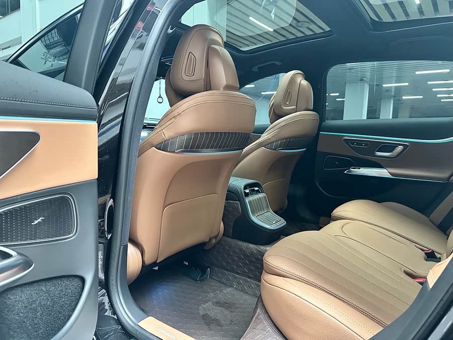 Mercedes-Benz E Class 2024 car image #15