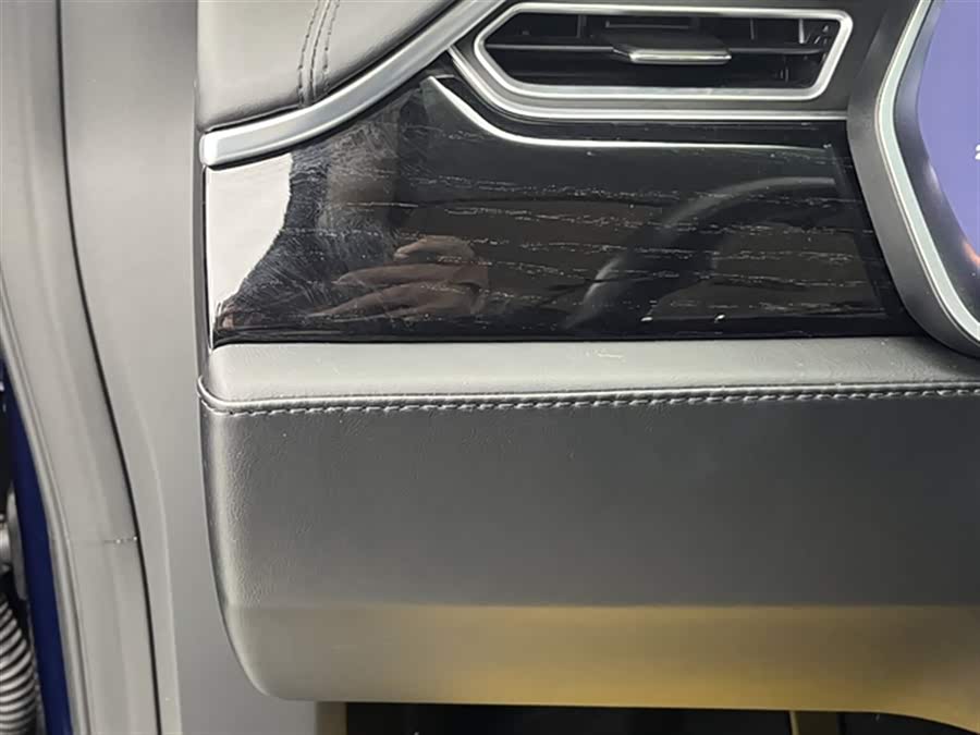 Tesla Model X 2018 car image #15