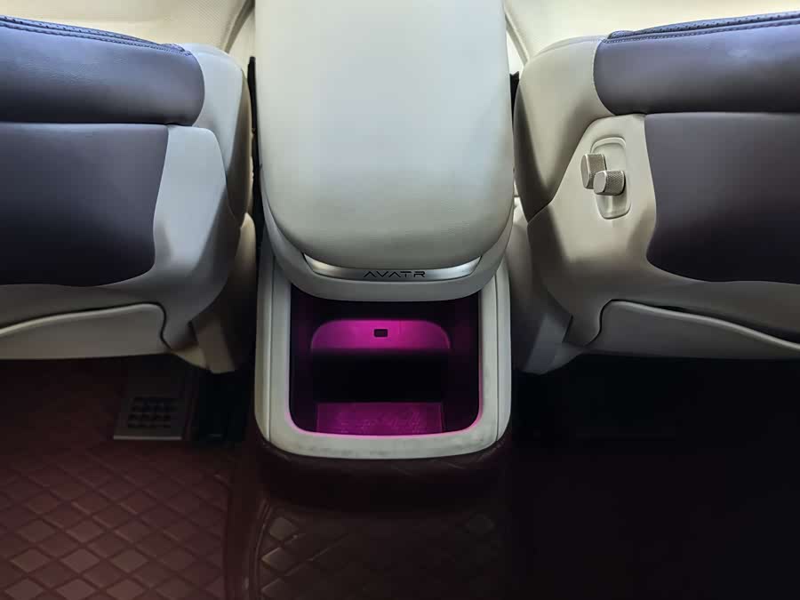 Avatr 12 2024 car image #15