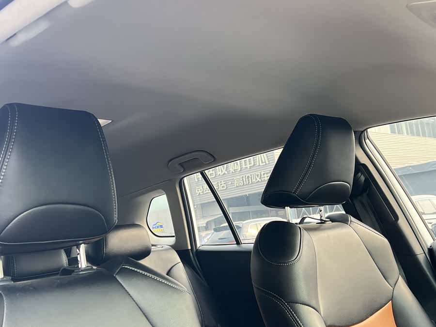 Toyota Corolla Cross 2023 immagine di auto #15