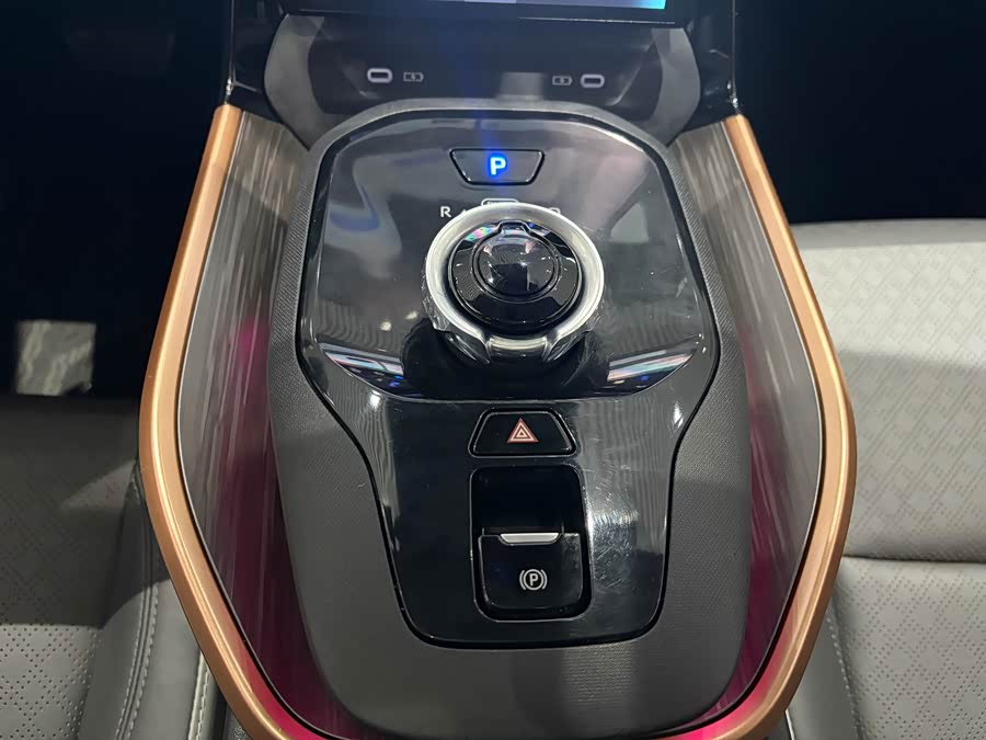 Toyota bZ3 2023 صورة سيارة #15