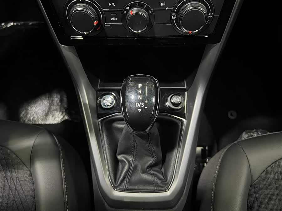 Volkswagen T-Cross 2021 #15 Volkswagen T-Cross 2021 car image #15