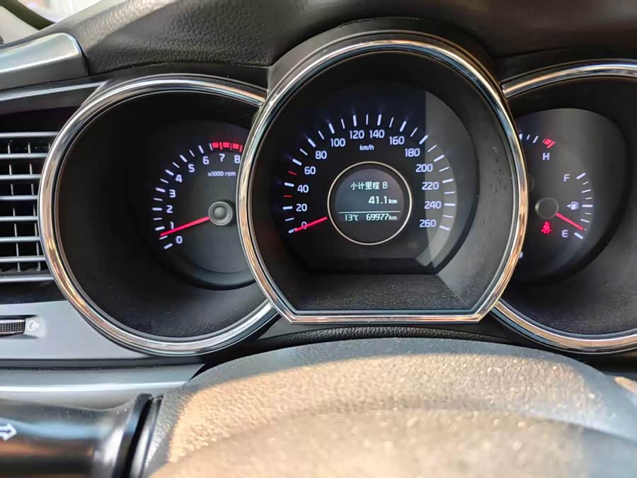 Kia K5 2016 car image #15