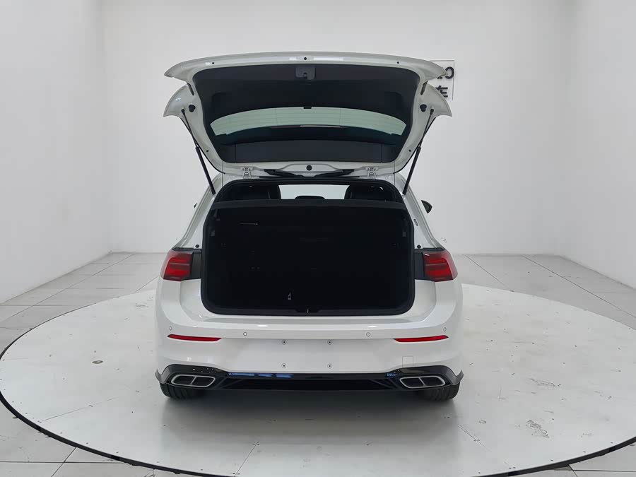 Volkswagen Golf 2022 car image #15