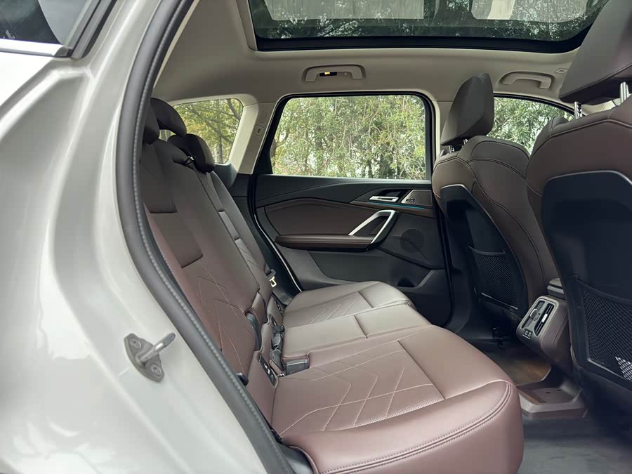 BMW iX1 2024 صورة سيارة #15