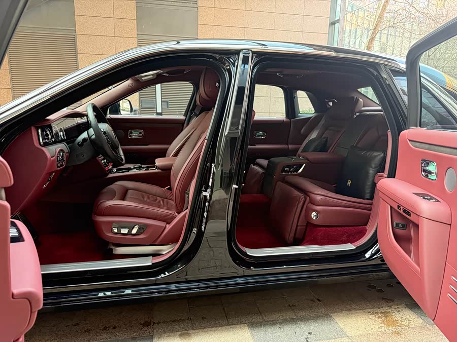 劳斯莱斯 古思特 2022 汽车图片 #15