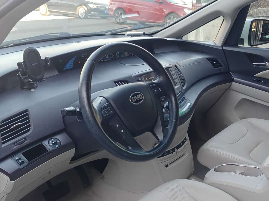 BYD e6 2015 car image #15