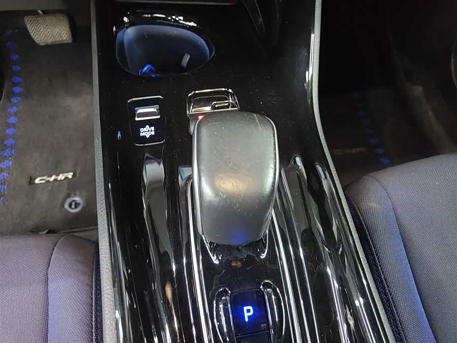 Toyota C-HR EV 2021 immagine di auto #15