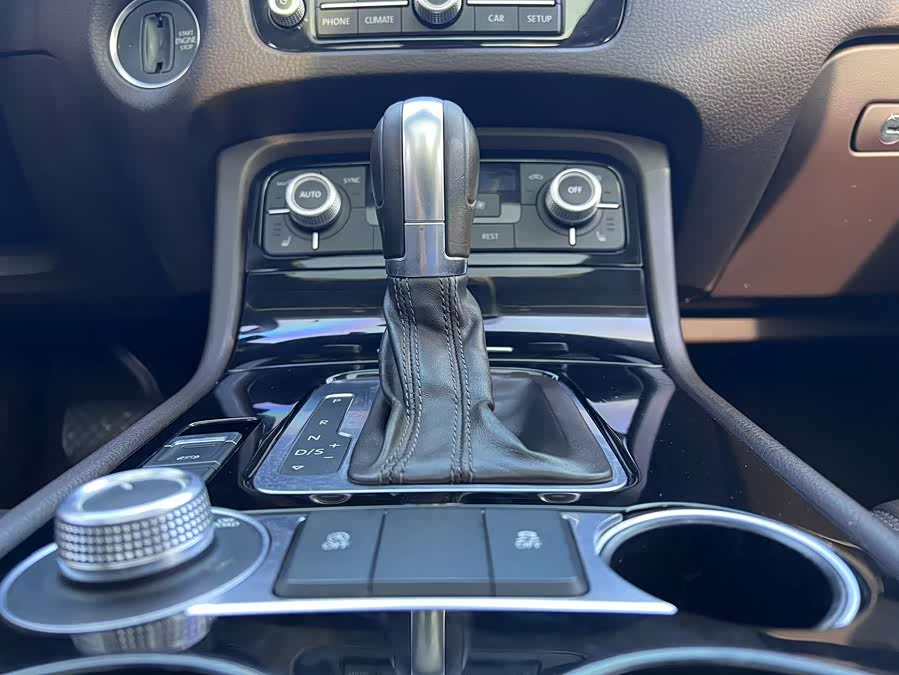 Volkswagen Touareg 2016 immagine di auto #15