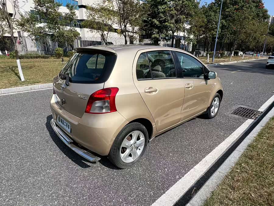 Toyota Yaris 2010 imagem de carro #15