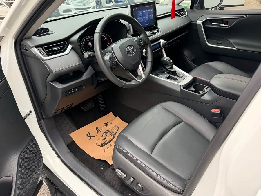 Toyota RAV4 2021 car image #15