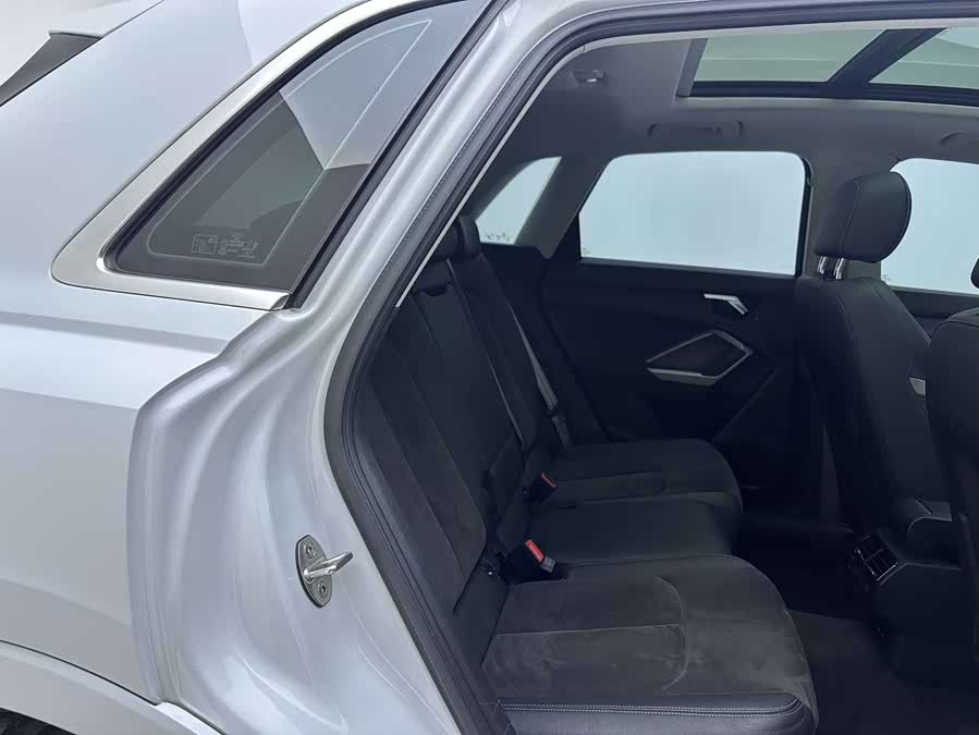 Audi Q3 2021 #15 Audi Q3 2021 car image #15