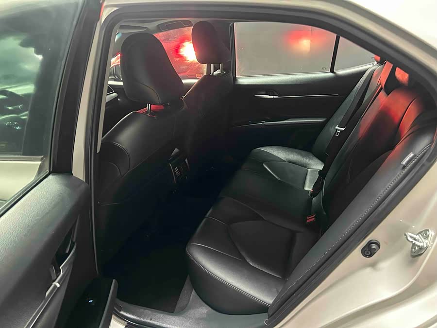 Toyota Camry 2019 car image #15