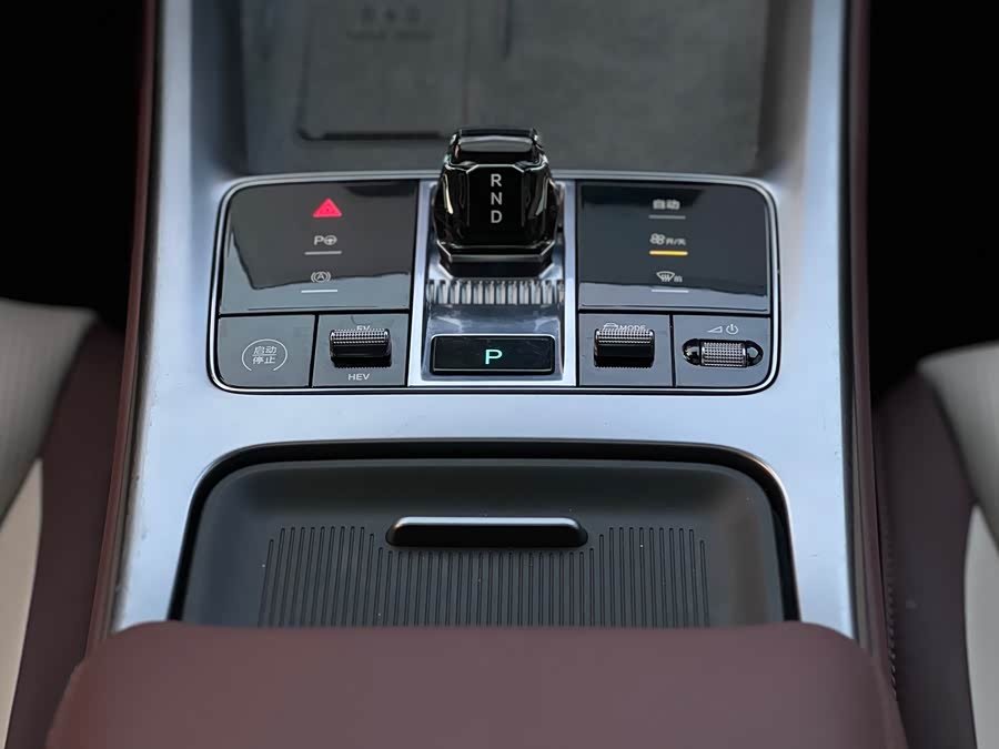 BYD Seal 07 DM-i 2025 car image #15