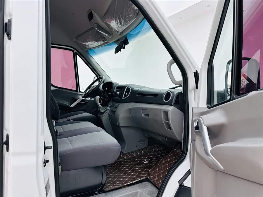 JAC 2017 immagine di auto #15