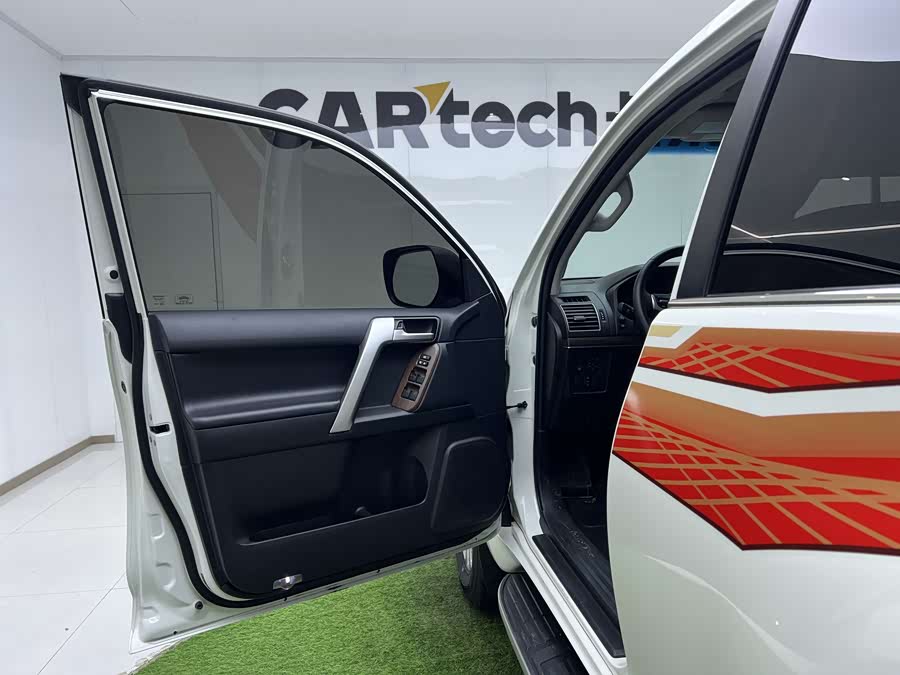 Toyota Land Cruiser Prado 2019 #15 Toyota Land Cruiser Prado 2019 car image #15