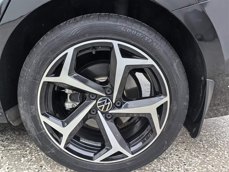 Volkswagen Passat 2023 car image #15