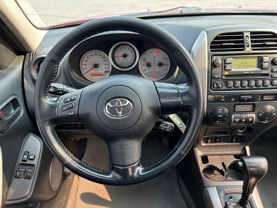 Toyota RAV4 (Imported) 2004 immagine di auto #15