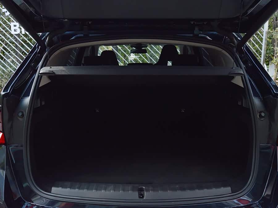 BMW iX1 2025 car image #15