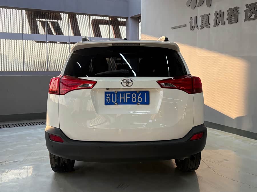Toyota RAV4 2015 car image #15