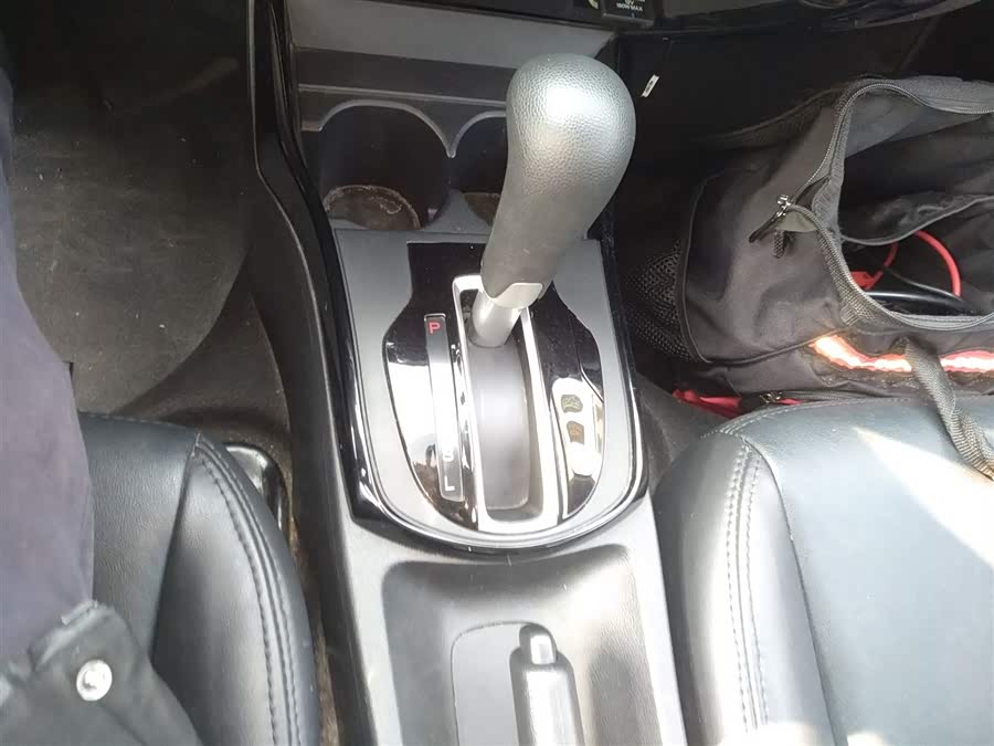 Honda Greiz 2015 car image #15