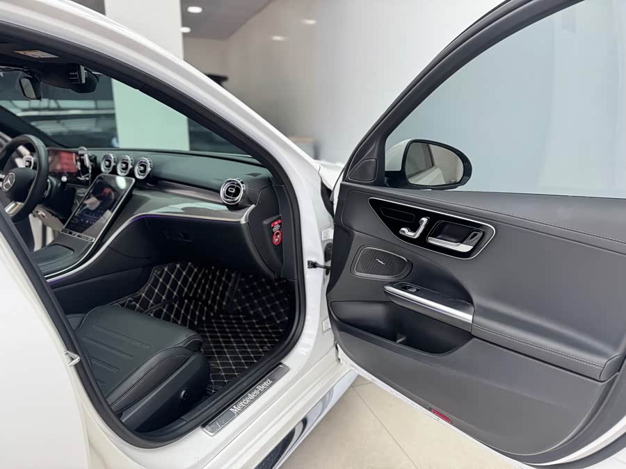 Mercedes-Benz C Class 2024 car image #15