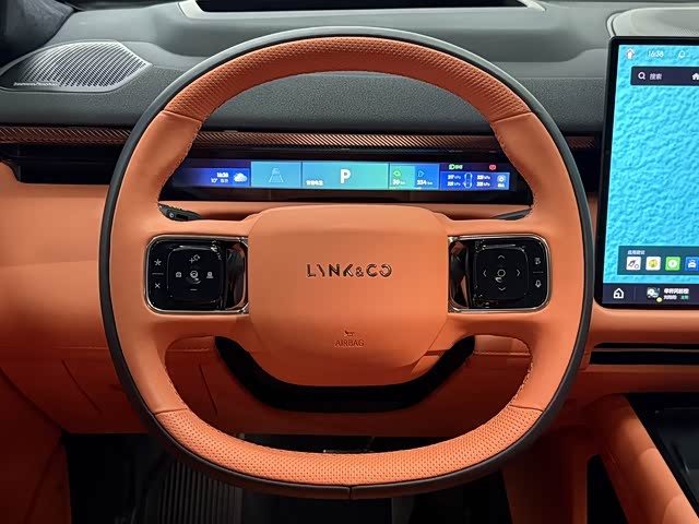 Lynk & Co 900 2025 #15 Lynk & Co 900 2025 car image #15