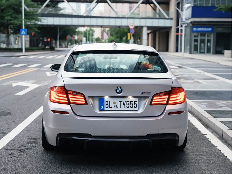 BMW M5 2014 car image #15