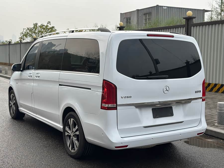 Mercedes-Benz V Class 2017 immagine di auto #15