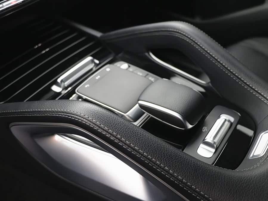 Mercedes-Benz GLE Coupe 2024 صورة سيارة #15