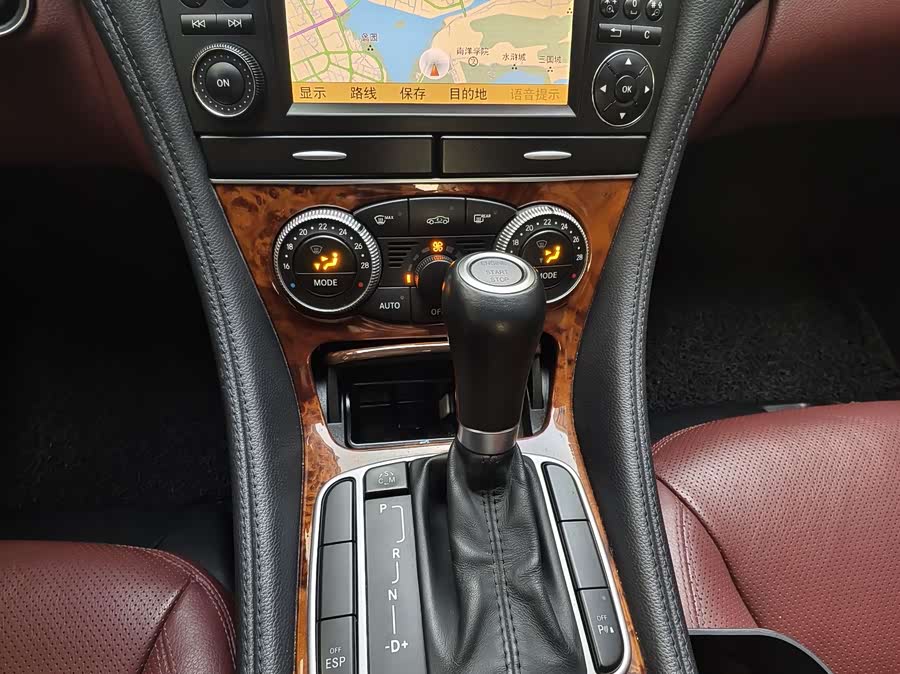 Mercedes-Benz SL Class 2010 car image #15