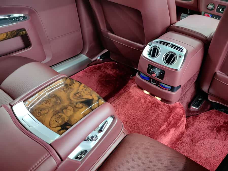 劳斯莱斯 古思特 2013 汽车图片 #15