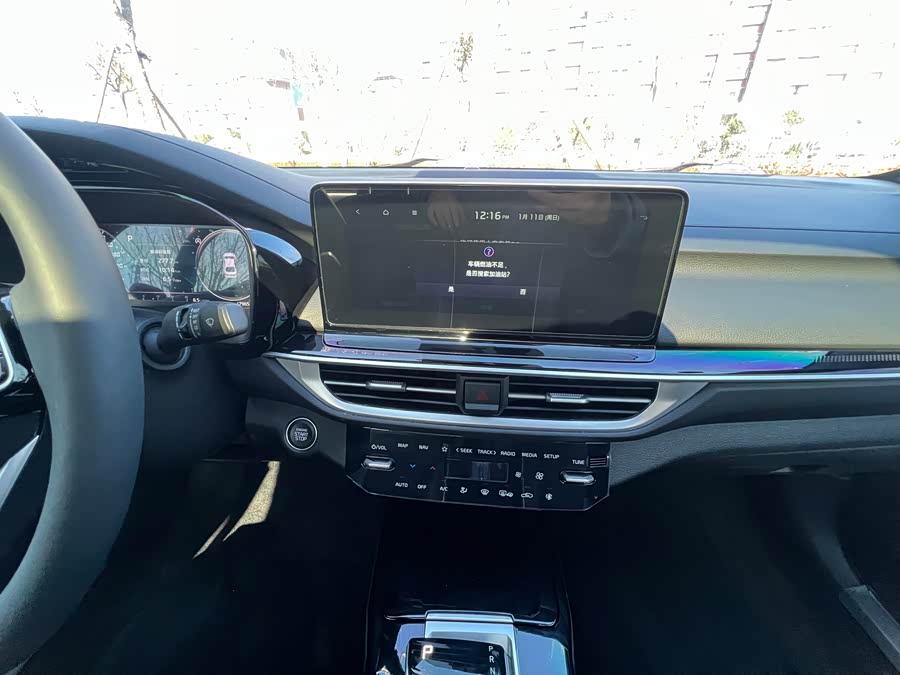 Kia K3 2023 car image #15