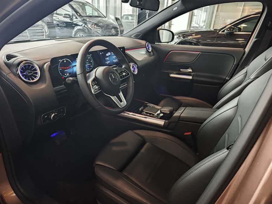 Mercedes-Benz EQA Class 2024 صورة سيارة #15