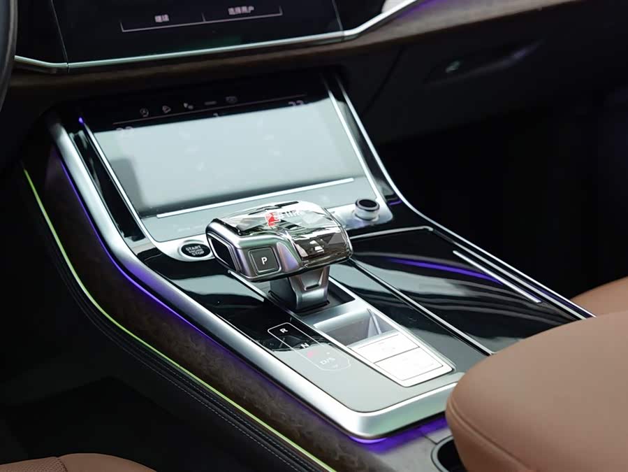 Audi Q7 2022 car image #15