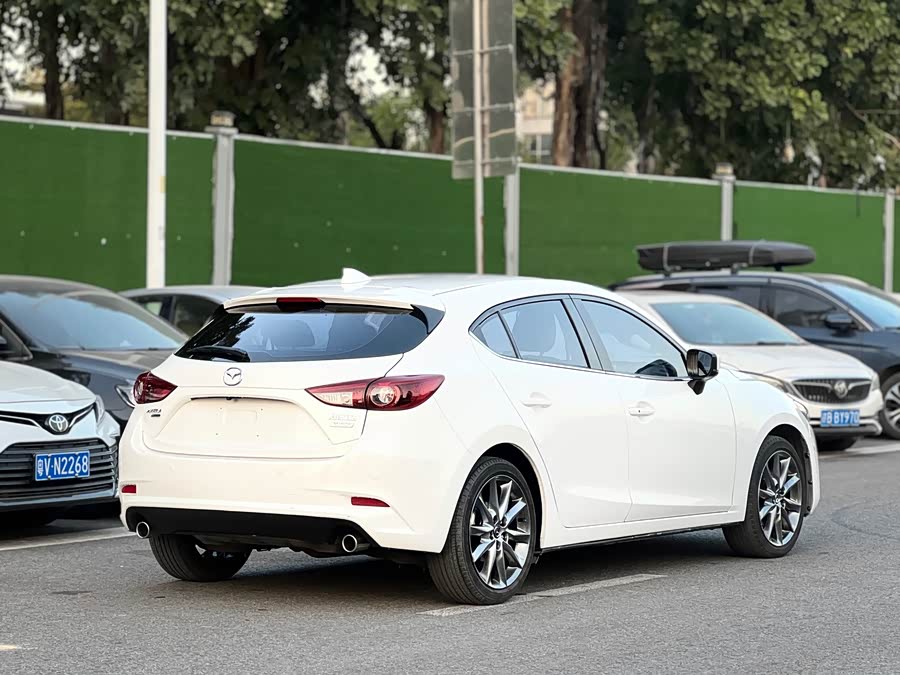 Mazda 3 Axela 2017 car image #15