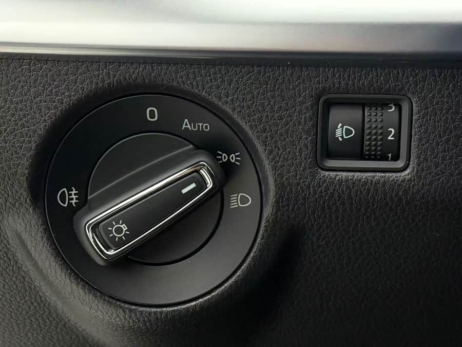 Skoda Kamiq 2021 car image #15