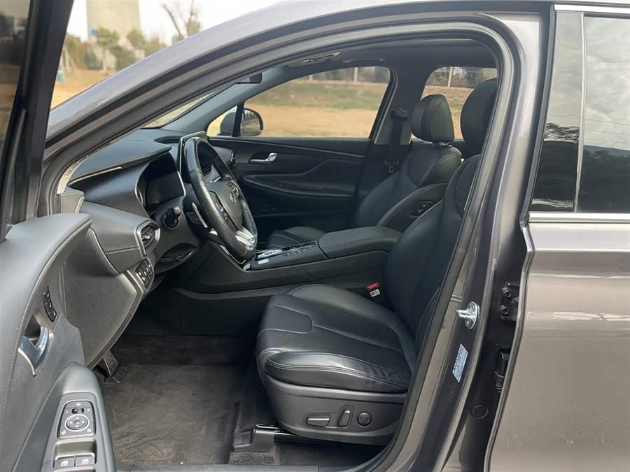 Hyundai Santa Fe 2021 car image #15