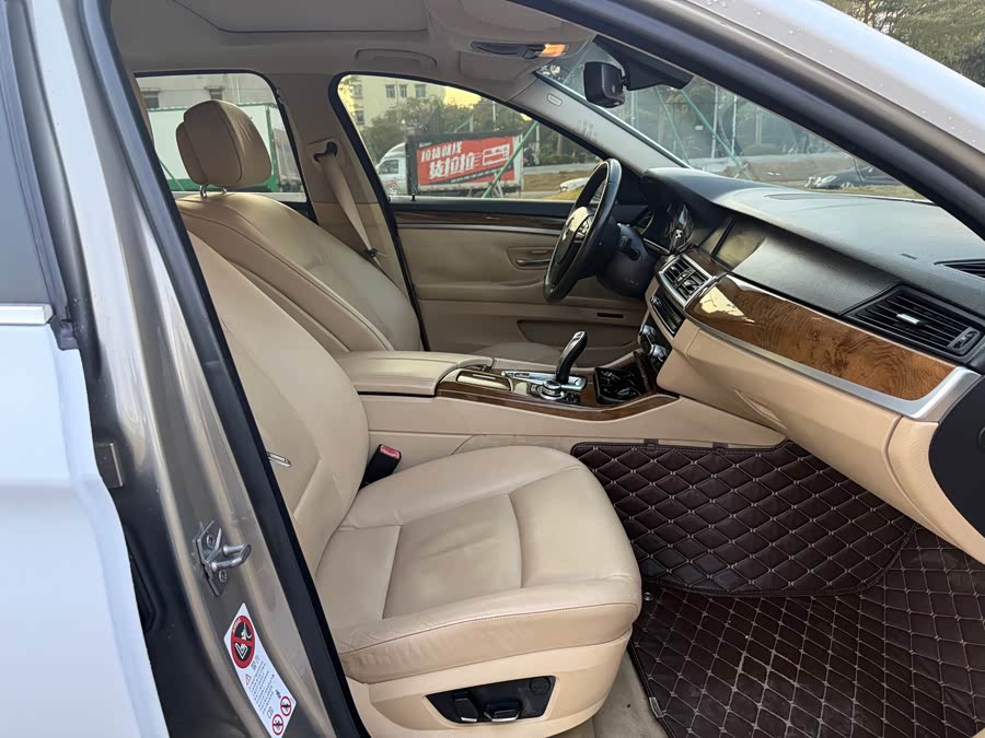 BMW 5 Series 2011 image de voiture #15