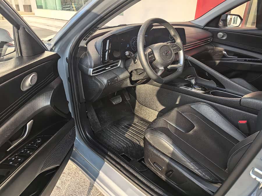 Hyundai Elantra 2022 car image #15