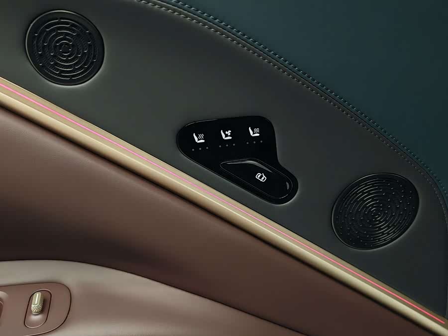 Avatr 11 2025 car image #15