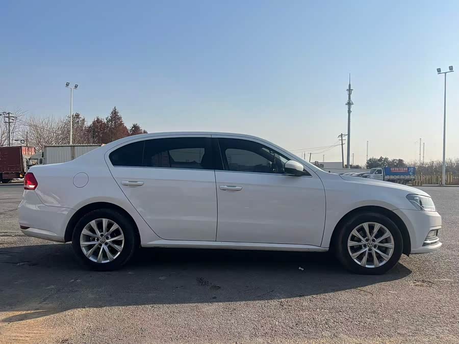 Volkswagen Lavida 2016 car image #15