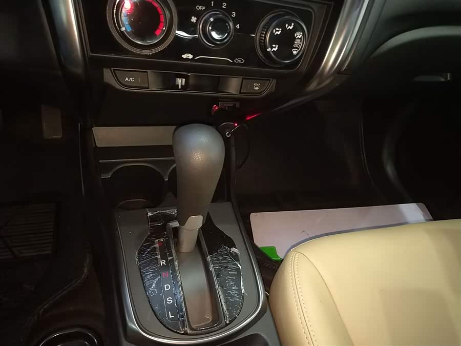 Honda Greiz 2018 изображение автомобиля #15