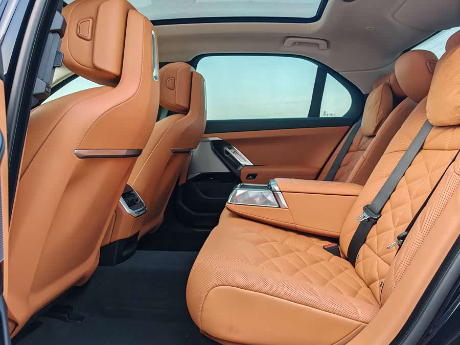 BMW i7 2024 изображение автомобиля #15