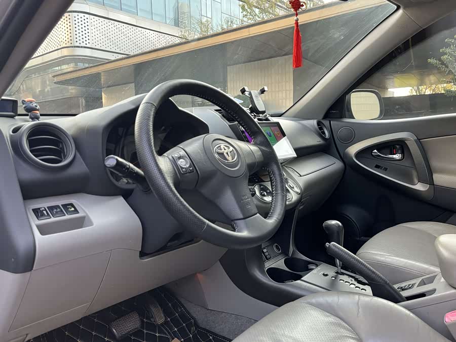 Toyota RAV4 2010 #15 Toyota RAV4 2010 car image #15