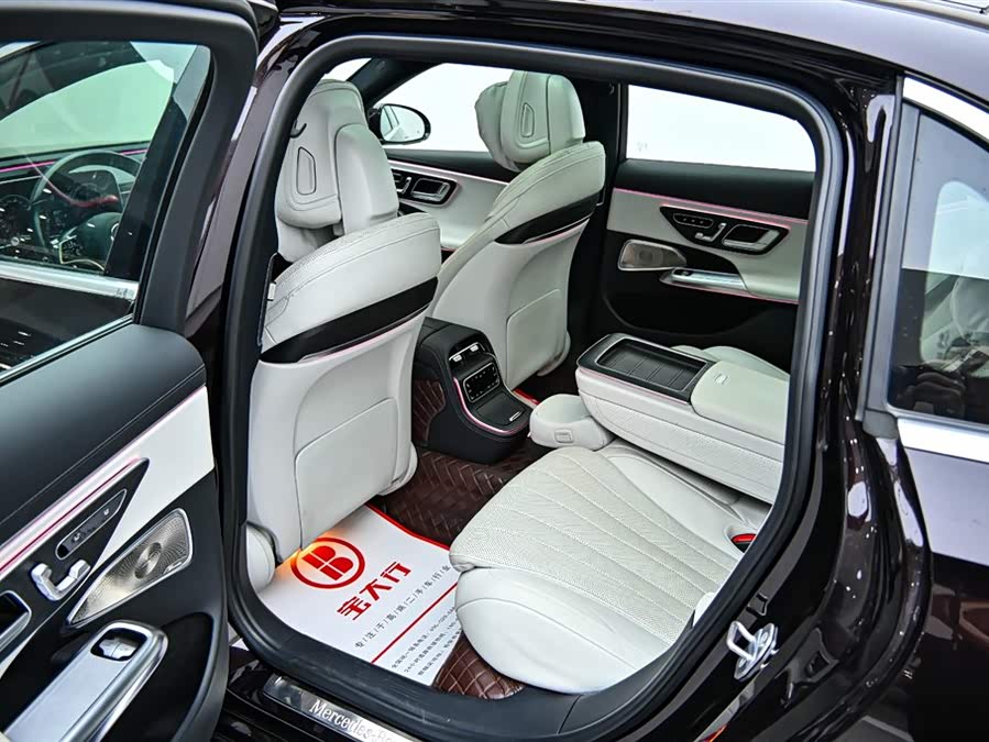 Mercedes-Benz E Class 2023 car image #15