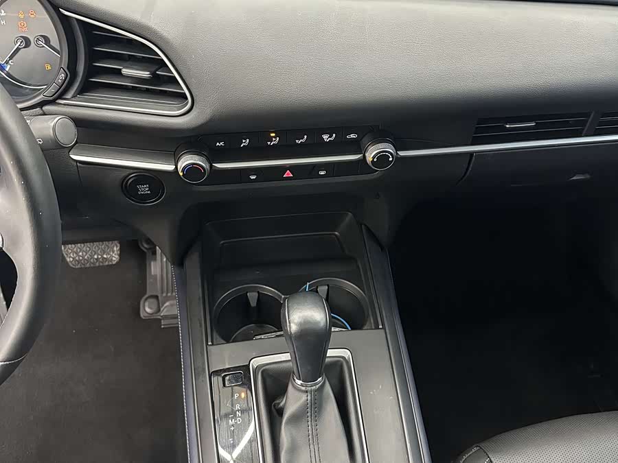 Mazda CX-30 2022 изображение автомобиля #15