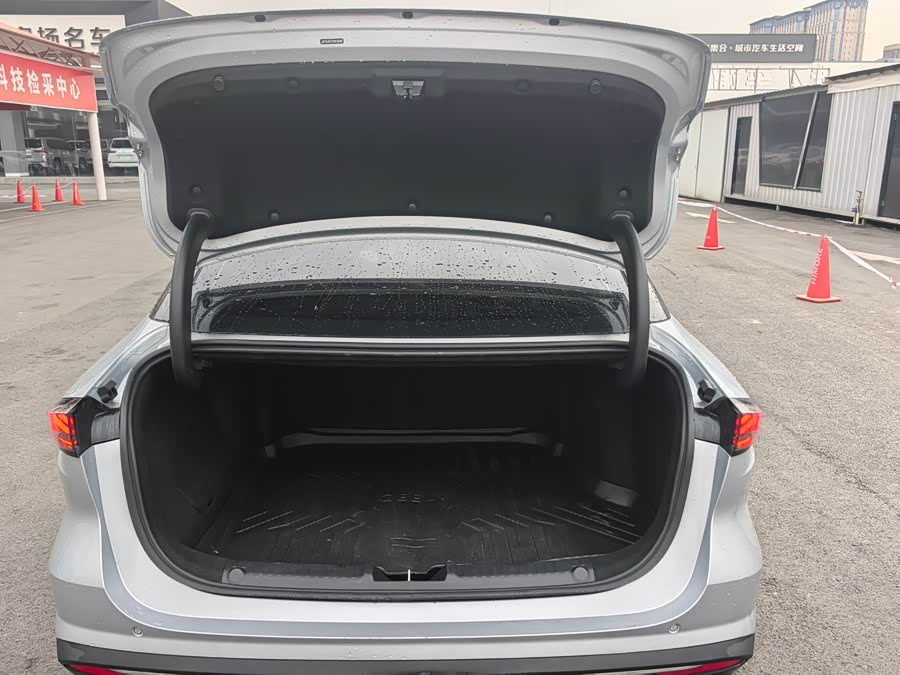 GEELY 2025 car image #15